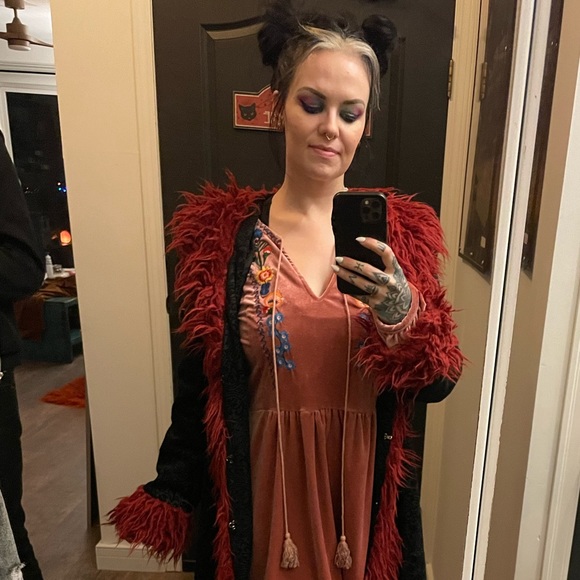 Meet your Posher, Sam - Picture 3 of 3